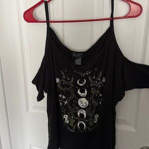 Cold Shoulder Graphic Top
